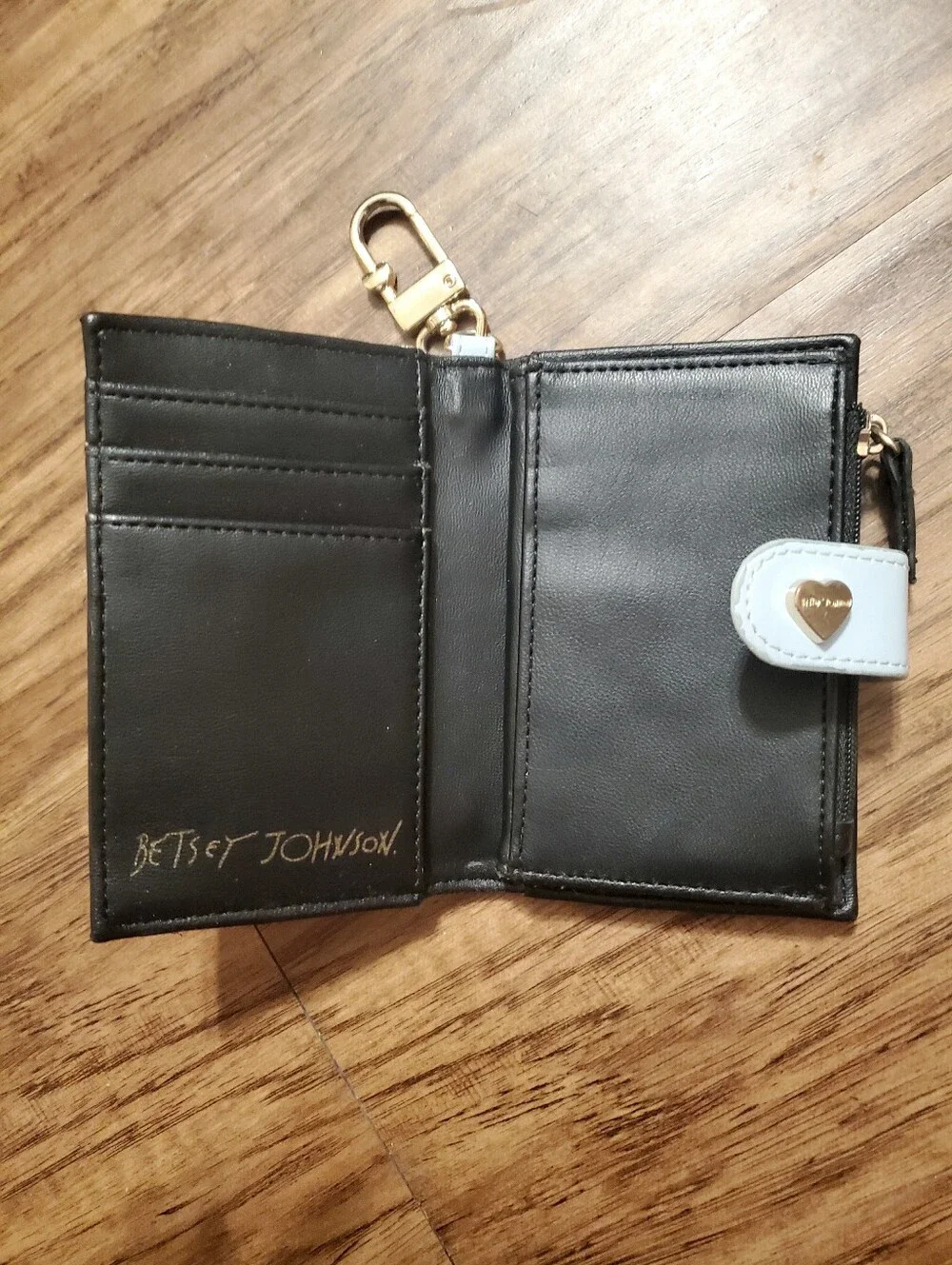 Betsey Johnson Small Heart Blue Patent Wallet - Picture 8 of 12